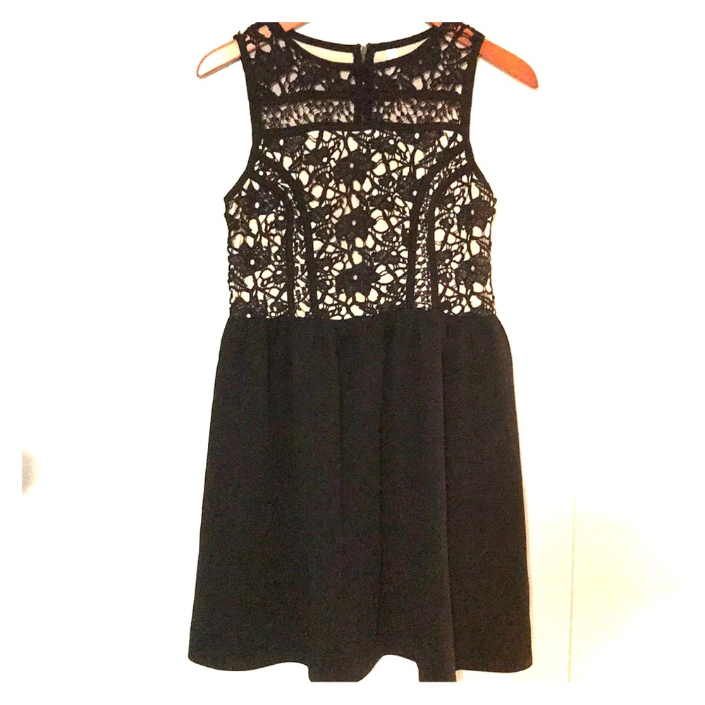 ⭐️ 4/$20 Girls Medium Black w/ Lace Bodice Skater Dress - Picture 5 of 6